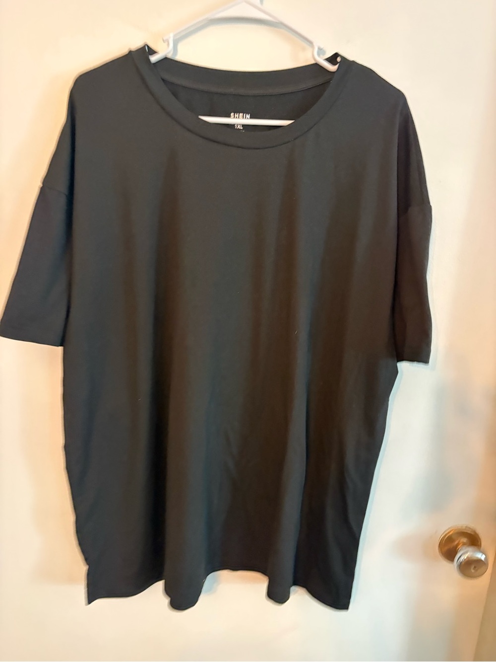Basics tshirt lot - Picture 2 of 5